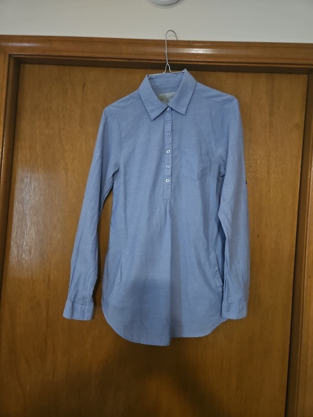 Prototype Blouse Women's Sz Small Chambray Three Pockets V-neck 100% Cotton